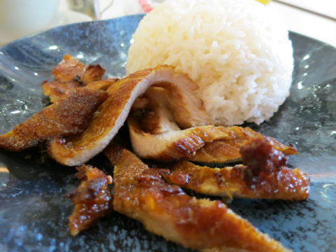 西貢（サイクン）の旺泰特食でタイ料理を食べる