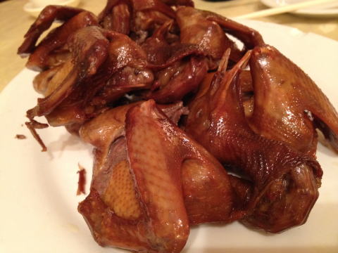 沙田の龍華酒店(Lung Wah Hotel Chinese Restaurant)で鳩料理を食べる